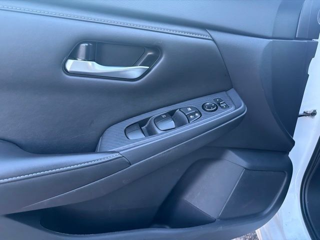 Used 2024 Nissan Sentra SV FWD image 16