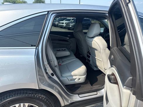 Used 2020 Acura MDX SH-AWD image 17