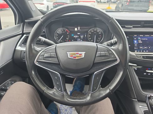 Used 2022 Cadillac XT5 Premium Luxury AWD/4WD image 18