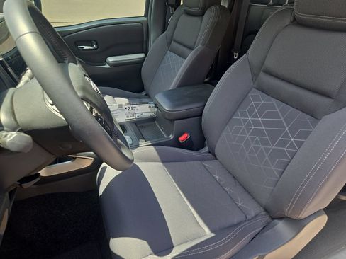 Certified 2025 Nissan Frontier SV w/ SV Convenience Package RWD image 14