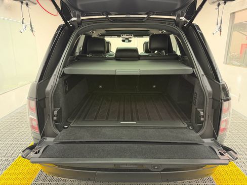 Used 2020 Land Rover Range Rover HSE image 16