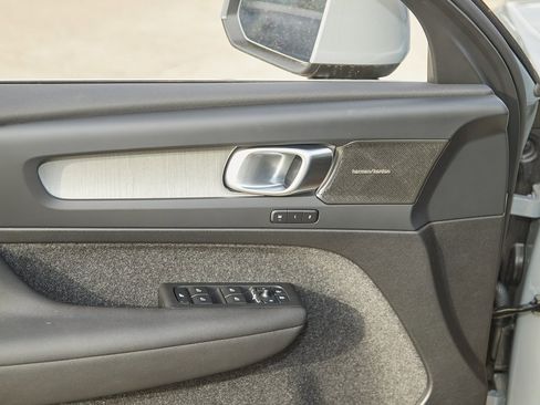 New 2025 Volvo XC40 B5 Plus w/ Climate Package image 9