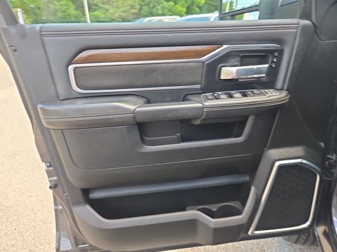 Used 2024 RAM 2500 Laramie AWD/4WD image 6
