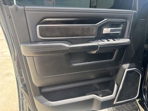 Used 2020 RAM 2500 Laramie w/ Night Edition AWD/4WD image 15