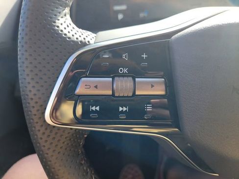 New 2025 Nissan Ariya AWD image 19