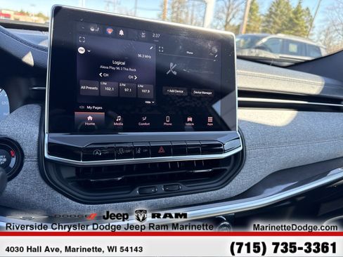 Used 2023 Jeep Compass Latitude image 28