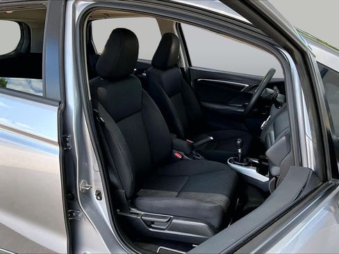 Used 2018 Honda Fit EX image 9