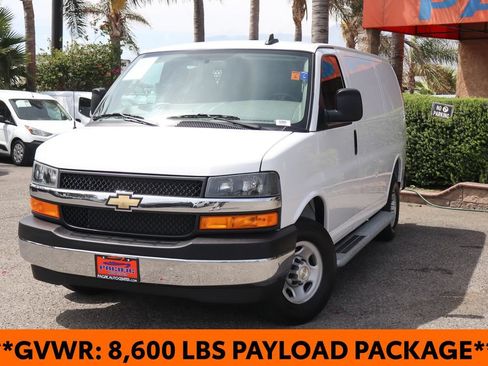 Used 2025 Chevrolet Express 2500 w/ Driver Convenience Package RWD image 4