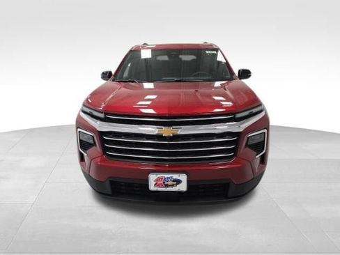 New 2026 Chevrolet Traverse LT w/ Sun and Wheel Package FWD image 8