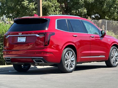 Used 2021 Cadillac XT6 Premium Luxury image 2