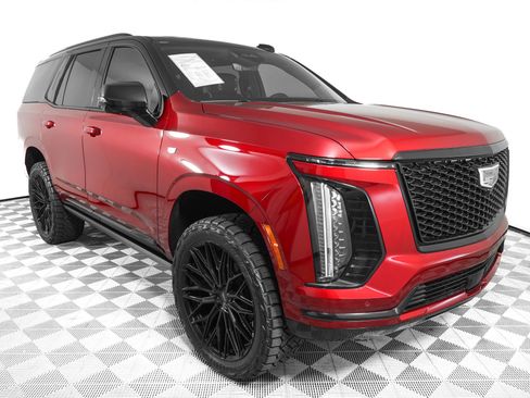 Used 2026 Cadillac Escalade Platinum Sport w/ LPO, ONYX Package AWD/4WD image 4