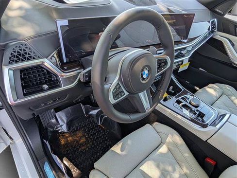 New 2026 BMW X5 xDrive40i w/ M Sport Package AWD/4WD image 9
