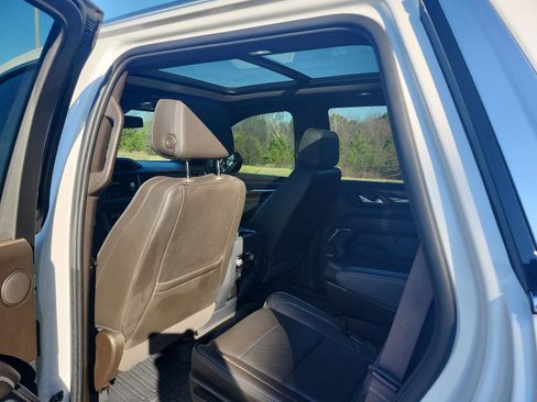 Certified 2022 GMC Yukon Denali image 11