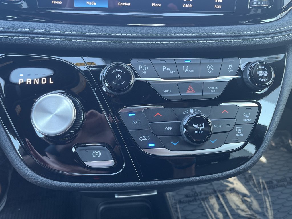 New 2025 Chrysler Pacifica Select AWD/4WD image 15