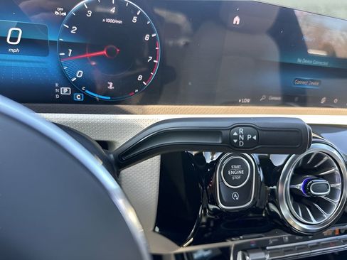 Used 2023 Mercedes-Benz CLA 250 4MATIC image 15