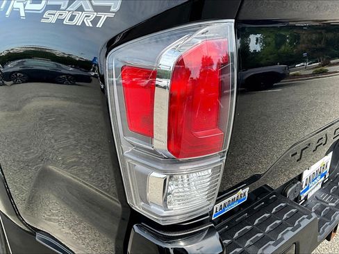 Used 2023 Toyota Tacoma TRD Sport AWD/4WD image 31