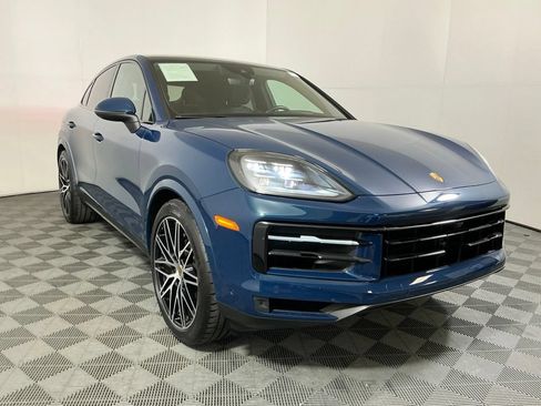Used 2024 Porsche Cayenne Coupe AWD/4WD image 4