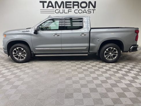 Used 2025 Chevrolet Silverado 1500 High Country w/ Technology Package AWD/4WD image 6