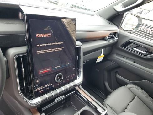 New 2026 GMC Yukon XL Denali w/ Sun & Power Step Package AWD/4WD image 26