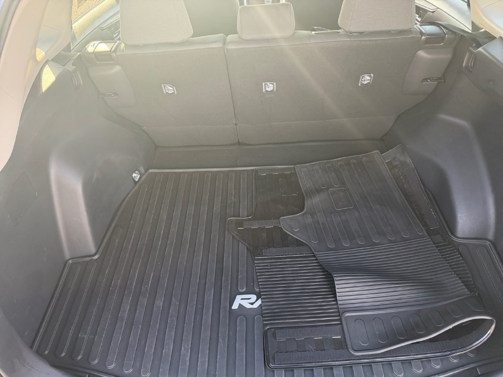 Used 2025 Toyota RAV4 XLE AWD/4WD image 23