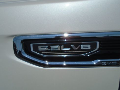 Used 2023 GMC Sierra 1500 Denali w/ Denali Reserve Package AWD/4WD image 18