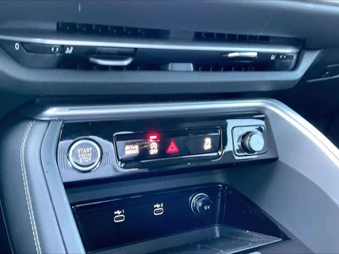 Certified 2025 Audi Q5 Premium w/ Convenience Package image 30