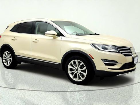 Used 2018 Lincoln MKC Select w/ Select Plus Package AWD/4WD image 3
