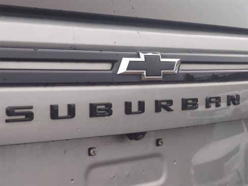 Used 2023 Chevrolet Suburban RST image 14