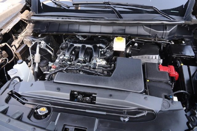 Certified 2025 Nissan Pathfinder SL FWD image 30