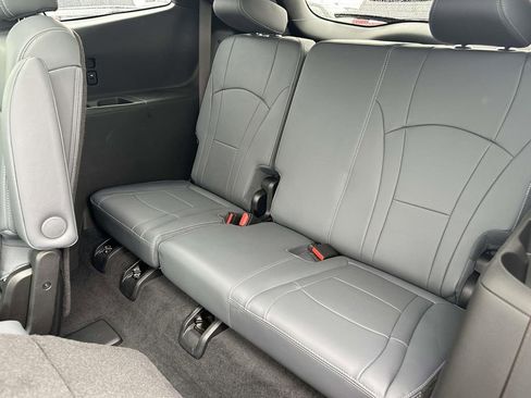 Used 2024 Buick Enclave Essence w/ Experience Buick Package image 12