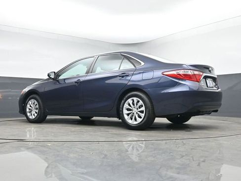 Used 2016 Toyota Camry LE image 32