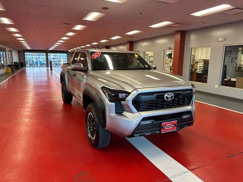 Certified 2024 Toyota Tacoma TRD Off-Road AWD/4WD image 2