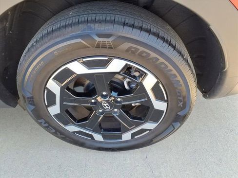 Certified 2025 Hyundai Santa Fe SEL image 18