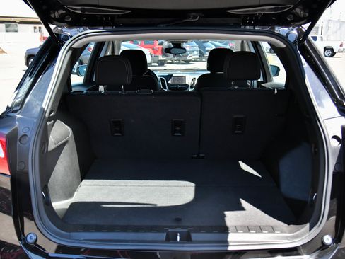 Used 2021 Chevrolet Equinox LS FWD image 35