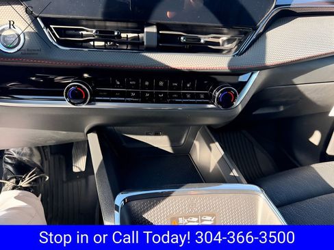 New 2026 Chevrolet Equinox RS w/ LPO, Floor Liner Package AWD/4WD image 18