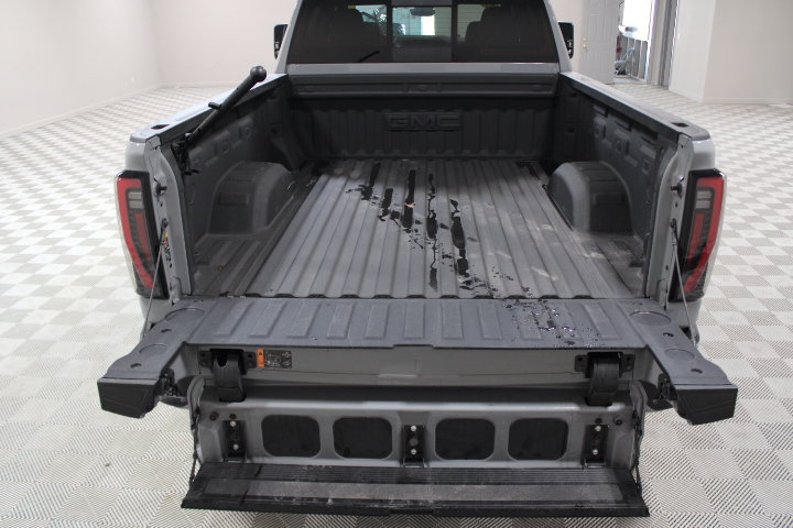 Used 2025 GMC Sierra 2500 AT4 w/ AT4 Premium Plus Package AWD/4WD image 15