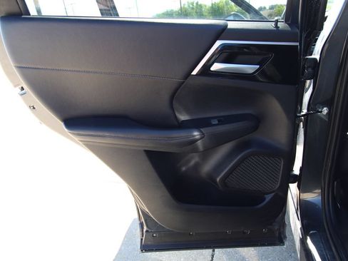 Used 2024 Mitsubishi Outlander SE AWD/4WD image 40