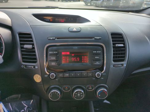 Used 2018 Kia Forte LX image 22