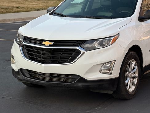 Used 2020 Chevrolet Equinox LS w/ LPO, Cargo Package FWD image 10