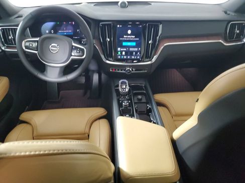 Used 2025 Volvo V60 B5 Cross Country Ultra w/ Protection Package Premier AWD/4WD image 12