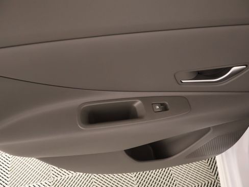 Used 2024 Hyundai Elantra SEL w/ Convenience Package image 18