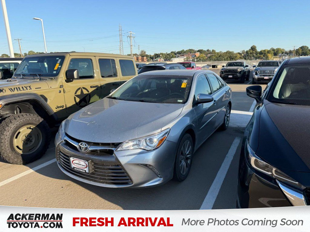 Used 2015 Toyota Camry XLE w/ Moonroof Package FWD image 1