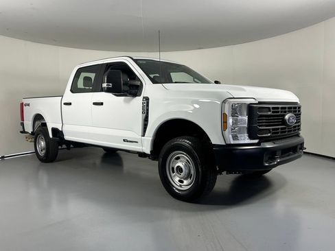 Used 2024 Ford F250 XL AWD/4WD image 1