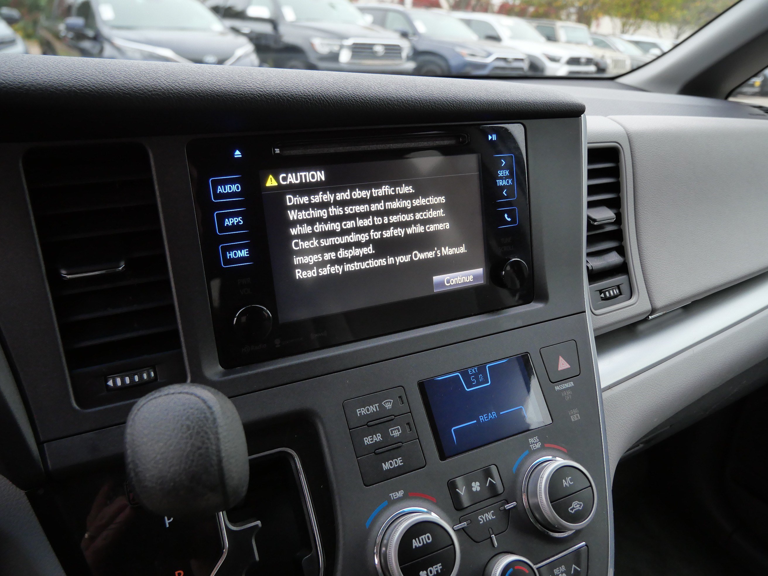 Used 2017 Toyota Sienna LE AWD/4WD image 22