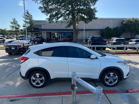 Used 2021 Honda HR-V LX image 5