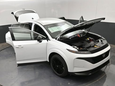 Certified 2025 Nissan Murano SV image 30