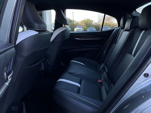 Used 2025 Toyota Camry SE image 12