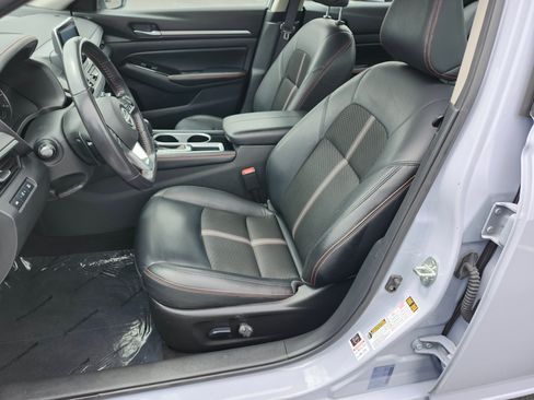 Used 2024 Nissan Altima 2.5 SR FWD image 24