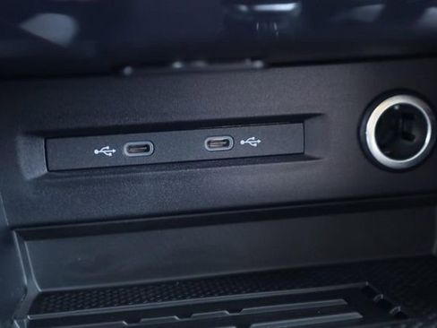 New 2026 Volkswagen Taos SE image 17