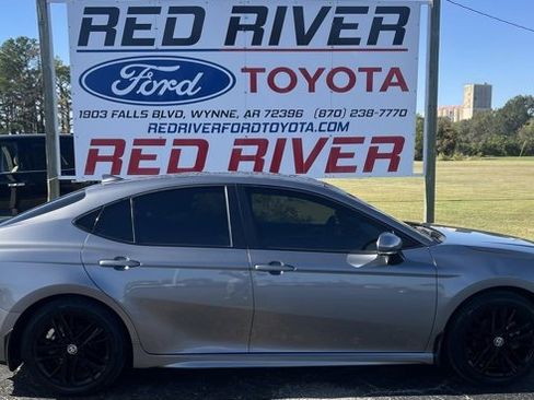 Used 2025 Toyota Camry XSE image 1